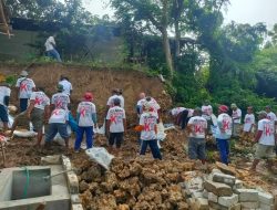 Respon Cepat !!!! Relawan Jokowi Plat K Peduli Bencana Alam