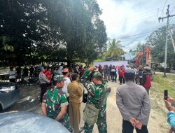 Polsek Dedai Amankan Aksi Protes Warga Dedai Akibat Jalan Rusak