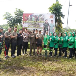 Kodiklatad Gelar Bakti Sosial Citarum Harum Sektor 6