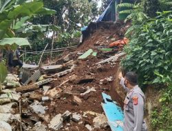 Kejadian bencana Longsor diakibatkan Dinding Tebing Abrasi Tidak Sanggup Menahan Beban Bangunan Rumah