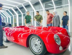 Kunjungi Tuksedo Studio Bali, Bamsoet Apresiasi Keberhasilan Uji Jalan Mobil Klasik Karya Anak Bangsa