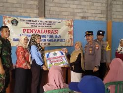 Pastikan Aman Dan Tepat Sasaran, Babinsa Koramil Udanawu Dampingi Penyaluran BLT DD