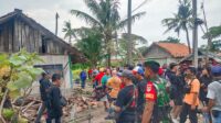 Geger !! Di Dampingi Babinsa Koramil 01 Tambun Warga Desa Srimahi Dapatkan Bedah Rumah MNCTV