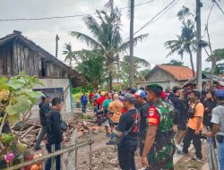 Geger !! Di Dampingi Babinsa Koramil 01 Tambun Warga Desa Srimahi Dapatkan Bedah Rumah MNCTV