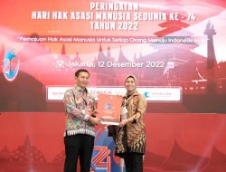 Bupati Gowa Terima Penghargaan Kabupaten Peduli HAM