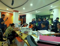 KEJAGUNG RI !!Penyerahan Tersangka dan Barang Bukti (Tahap II)dalam Perkara PT. Jakarta Infrastruktur Propertindo (PT. JIP/Anak Perusahaan Jakpro)