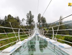 Selesai Konstruksi, Kementerian PUPR Lakukan Uji Beban Jembatan Kaca Seruni Point di KSPN Bromo – Tengger – Semeru
