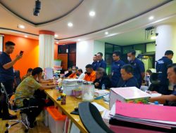 Penyerahan Tersangka dan Barang Bukti (Tahap II) Dalam Perkara PT. Jakarta Infrastruktur Propertindo (PT. JIP/Anak Perusahaan Jakpro)