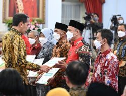 Presiden Jokowi Serahkan KUR Klaster dan Salurkan Dana melalui LPDB KUMKM