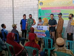 Babinsa Koramil Panggungrejo, Dampingi Penyaluran BLT DD Warga Binaannya, Pastikan Bantuan Tepat Sasaran
