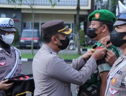Jelang Nataru, Kapolres Sampang Pimpin Apel Gelar Pasukan Operasi Lilin Semeru 2022