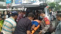 Respon Cepat Polsek Cipondoh Polres Metro Tangerang Kota Evakuasi Pengemudi Mobil Pribadi Meninggal Dunia Yang Terkena Serangan Jantung