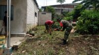 Jalankan Perintah Harian KASAD, Babinsa Koramil 01 Tambun Bersama Warga Laksanakan Kerja Bakti