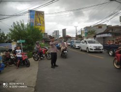Antisipasi Kepadatan Arus Lalin, Polsek Ciampea Polres Bogor Lakukan Pengaturan Arus Lalin