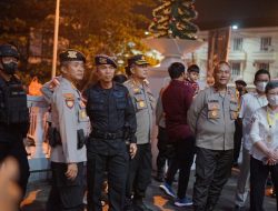 Dansatbrimob Kalbar Dampingi Wakapolda Kalbar Lakukan Pengecekan Di Posko Pengamanan Hari Raya Natal Tahun 2022