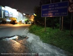 Lubang di Akses Pintu Tol H Anif 1 Terkesan Ancam Keselamatan Pengendara