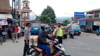 Sejumlah Personil Bersiaga, Antisipasi Terjadinya Lonjakan Arus Kedaraan di Wilayah Cijeruk Kabupaten Bogor