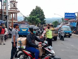 Sejumlah Personil Bersiaga, Antisipasi Terjadinya Lonjakan Arus Kedaraan di Wilayah Cijeruk Kabupaten Bogor