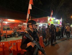 Komandan Batalyon B Pelopor dan Personel Melaksanakan Patroli Pastikan Ibadah Natal 2022 Aman