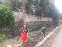 Akibat Cinta Terhadap Lingkungan Babinsa Koramil 13/Kedungwaringin Kerja Bakti Gotong Royong Bersama Masyarakat Kampung Baleker