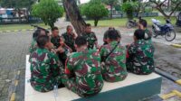 Sebagai Sarana Evaluasi Pelaksanaan Tugas Para Babinsa Kapten CHB Ibrahim Berikan Jam Danramil