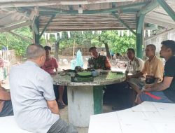 Menjelang Akhir Tahun Babinsa Koramil 11 Pebayuran Sambangi Warga Desa Karang Reja