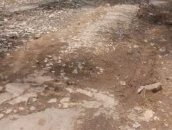 Jalan Rusak, Warga Desa Cibolang Minta Perhatian Pemerintah