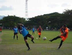 Pangdam IM Tanding Sepak Bola Bersama PJU Serta Dansat