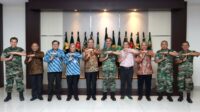 Kunjungan Rektor Untan dan Panitia KKN Kebangsaan XI Tahun 2023,Ke Kodam XII/Tpr Disambut Pangdam Mayjen TNI Sulaiman Agusto, S.I.P., M.M