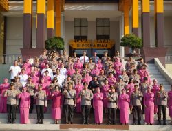 Kapolda Riau Irjen Moh Iqbal Pimpin Penghormatan ‘Kebanggaan’ di Apel Terakhir Wakapolda Riau Irjen Tabana Bangun