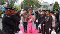 Acara tradisi penyambutan Kapolresta Sorong Kota