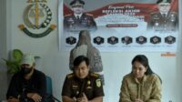 Tim Tabur Intelejen Kejati Sulsel Bersama Kaksa Eksekutor Kejari Makasar, Berhasil Mengamankan Buronan Tindak Pidana Penipuan Berlian Palsu
