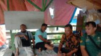 Selalu Dekat Dengan Masyarakat Babinsa Koramil 12 Serangbaru Sambangi Warga Desa Jayamukti