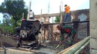 Babinsa Karanggeneng Bersama Warga Gotongroyong Bangun Rumah Ibadah