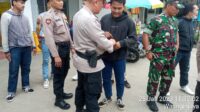 Babinsa Koramil 13 Kedungwaringin Bersama Sejumlah Aparat Kepolisian Lakukan Pengecekan Supporter Jackmania