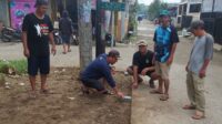 Jaga Fasilitas Umum, Warga Villa Melia Dewa Rawakalong Lakukan Pemasangan Conblock