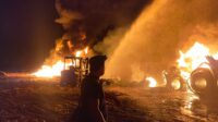 Kebakaran Hebat di Lahan Parkir PT. Borneo Family Transport, Diduga Pembakaran Sampah Pemicunya