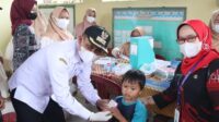 Dampingi Ketua TP PKK Canangkan Bulan Penimbangan Balita Dan Pemberian Vitamin A Serentak, Camat Cisoka : Ayo Datang Ke Posyandu