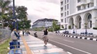 Jalur Pedestrian Depan Harmoni One Jadi Tempat Nongkrong Baru Remaja Kota Batam