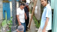 Warga Kampung Selaawi Inisiatif Pasang Lampu Penerang Dijalan Gang Secara Gotong Royong