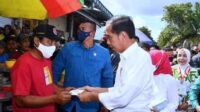 Presiden Jokowi Cek Harga Bahan Pangan di Pasar Tenguyun Kota Tarakan
