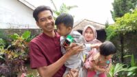 Bidan Desa Girijaya Berbagi Asa ‘Sedekah Khitanan’ Dengan Warga