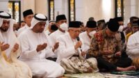 Awali Penggunaannya Untuk Umum, Wapres Salat Subuh Berjamaah di Masjid Raya Syekh Zayed Solo
