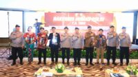 Penghargaan Kadivhumas Pada Saat Rakernis Humas Polri