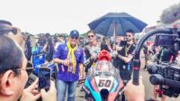 Ketua MPR RI Bamsoet Serahkan Trophy Juara World Superbike Mandalika 2023, Bautista Juara, Toprak Urutan Kedua