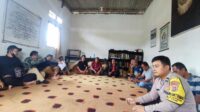 Polsek Ciawi Gelar Musyawarah Bersama Warga Terkait Pemasangan Banner Yang Beredar di Jalur Alternatif Cikereteng