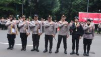 Kapolda Metro Jaya Ganjar Penghargaan 5 Personel Berprestasi