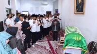 Presiden Jokowi Takziah ke Rumah Duka Almarhumah Koesni Harningsih