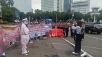 Puluhan Relawan Jokowi Demonstrasi Minta Direktur Utama PT. Pertamina dan Menteri BUMN Mundur 