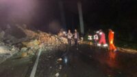 Longsor di KM 81 Jalan Sumbar Riau, Kapolres Kampar Koordinir Pengamankan Hingga Tuntas